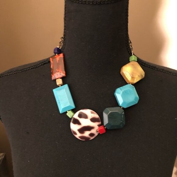 💜2/$25 Bundle Multicolor statement Necklace - Picture 2 of 2